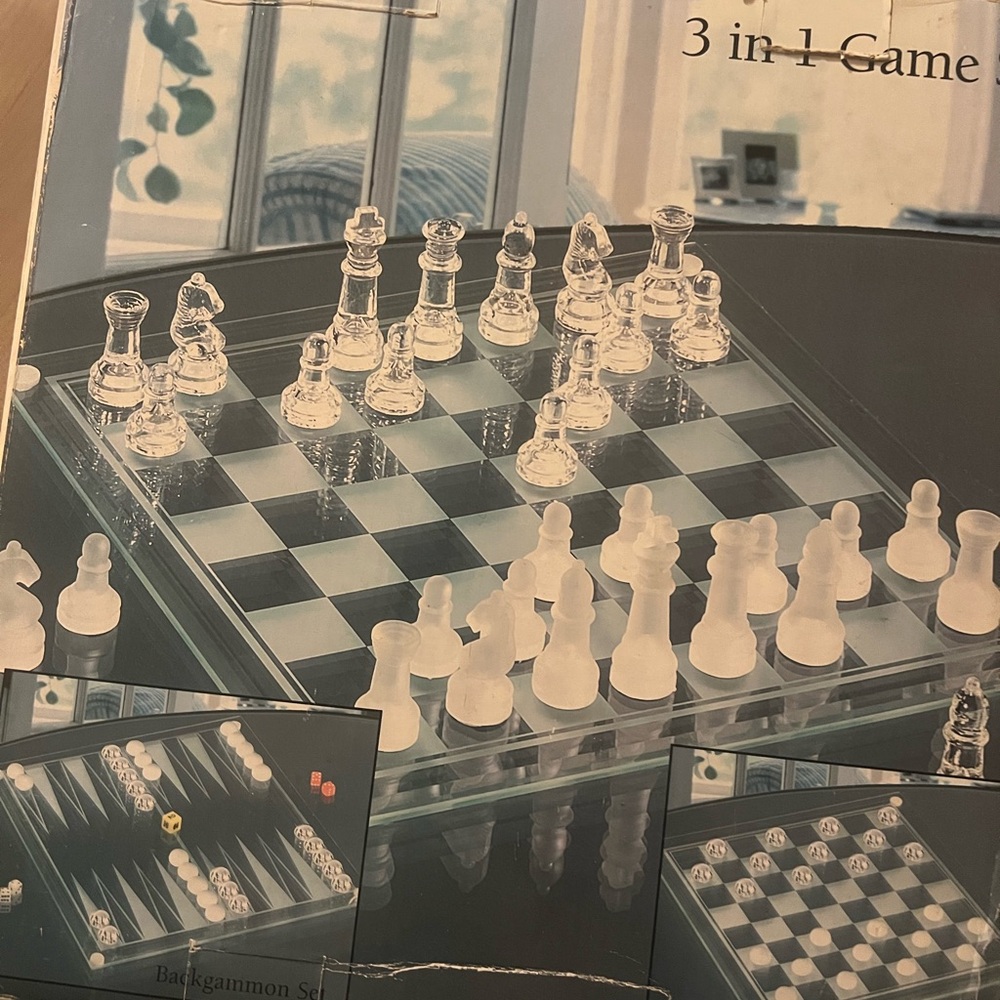 NIB 3-in-1 Glass Chess Set in Clear and Frosted Pieces